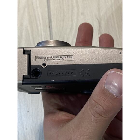 Fuji Film Endeavor 250ix Zoom Camera - Picture 6 of 8